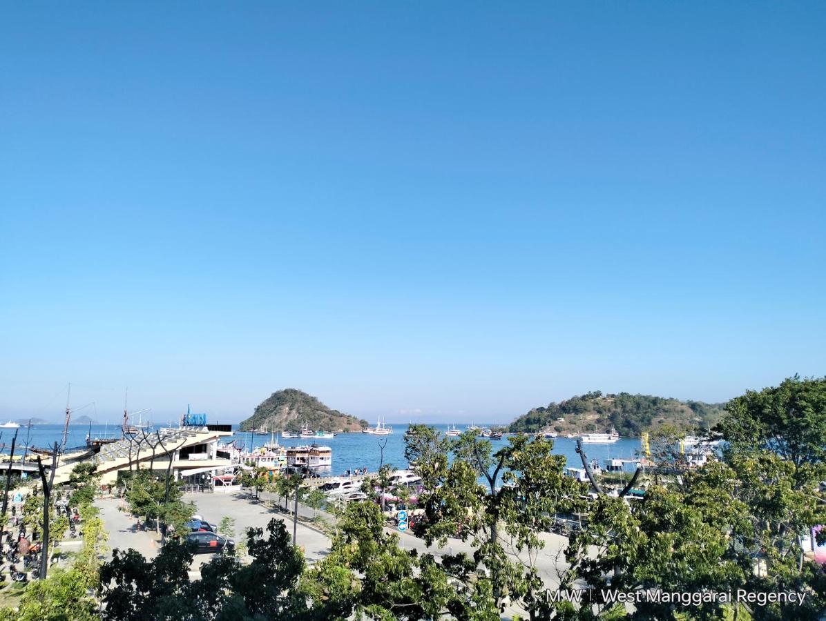 Dejavu 2.0 Hotel Bajo Komodo Лабуан Баджо Екстериор снимка
