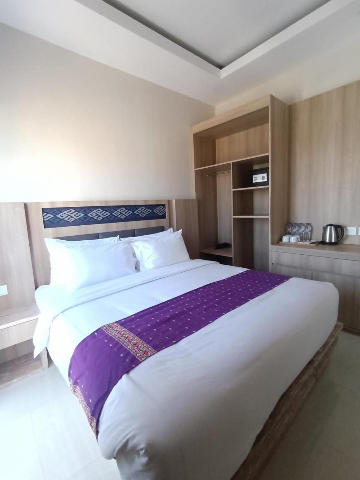 Dejavu 2.0 Hotel Bajo Komodo Лабуан Баджо Екстериор снимка