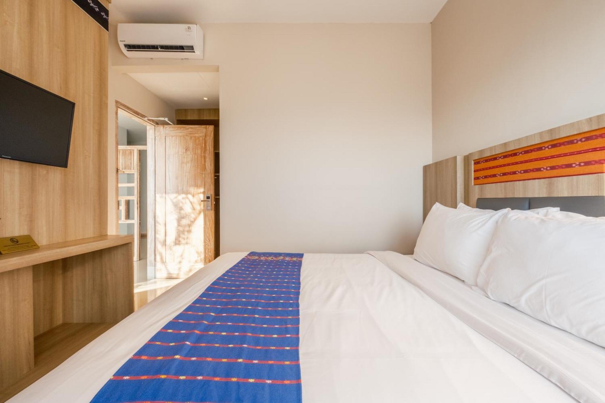 Dejavu 2.0 Hotel Bajo Komodo Лабуан Баджо Екстериор снимка