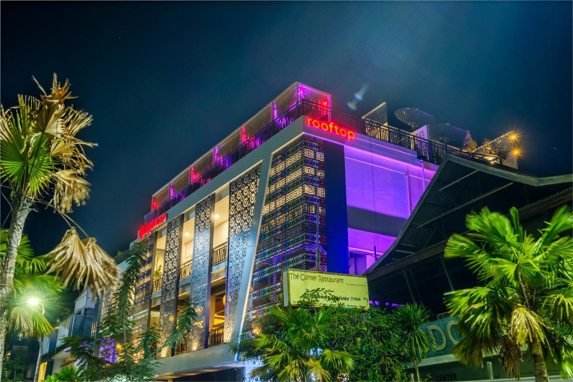 Dejavu 2.0 Hotel Bajo Komodo Лабуан Баджо Екстериор снимка