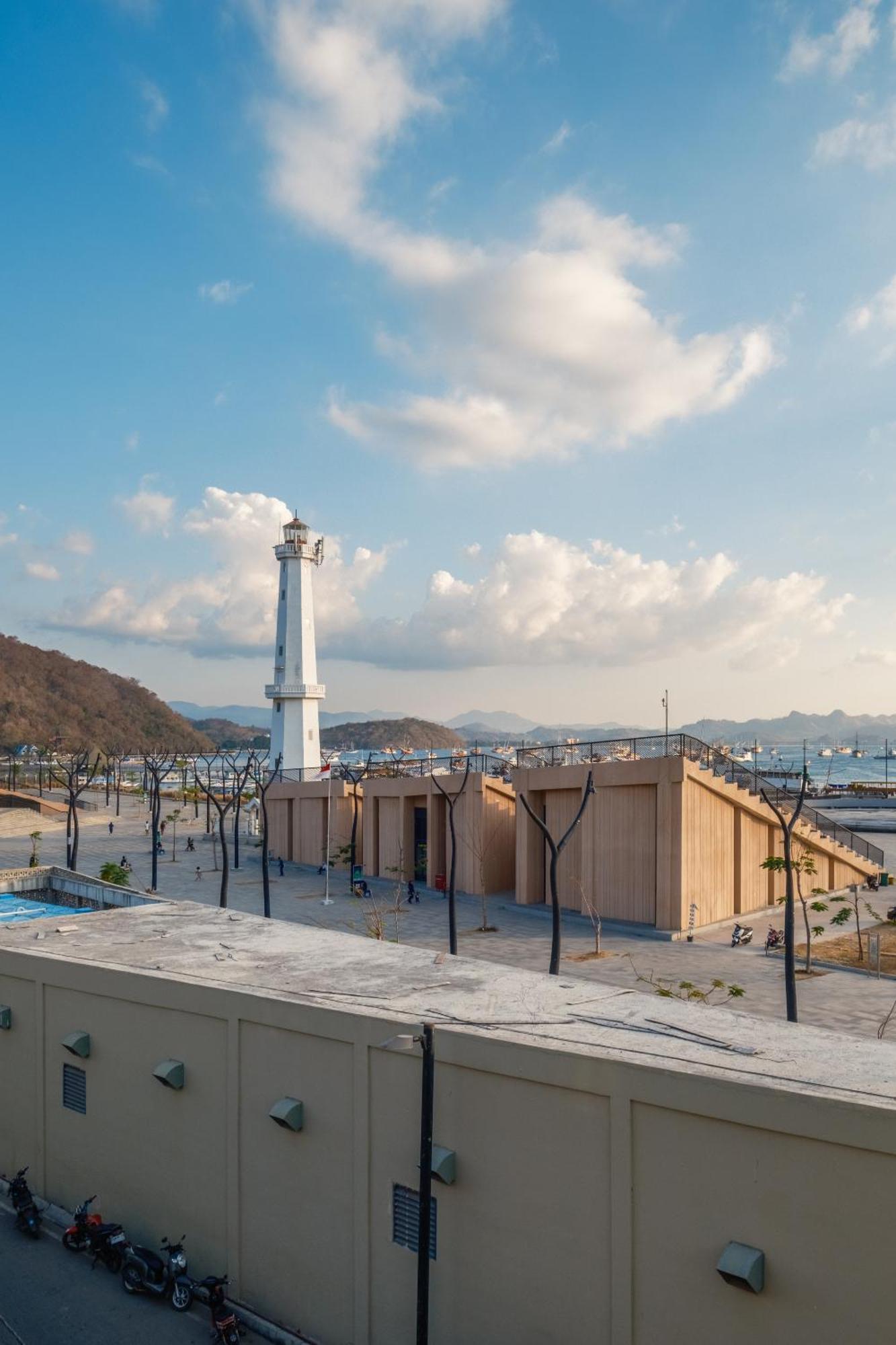 Dejavu 2.0 Hotel Bajo Komodo Лабуан Баджо Екстериор снимка