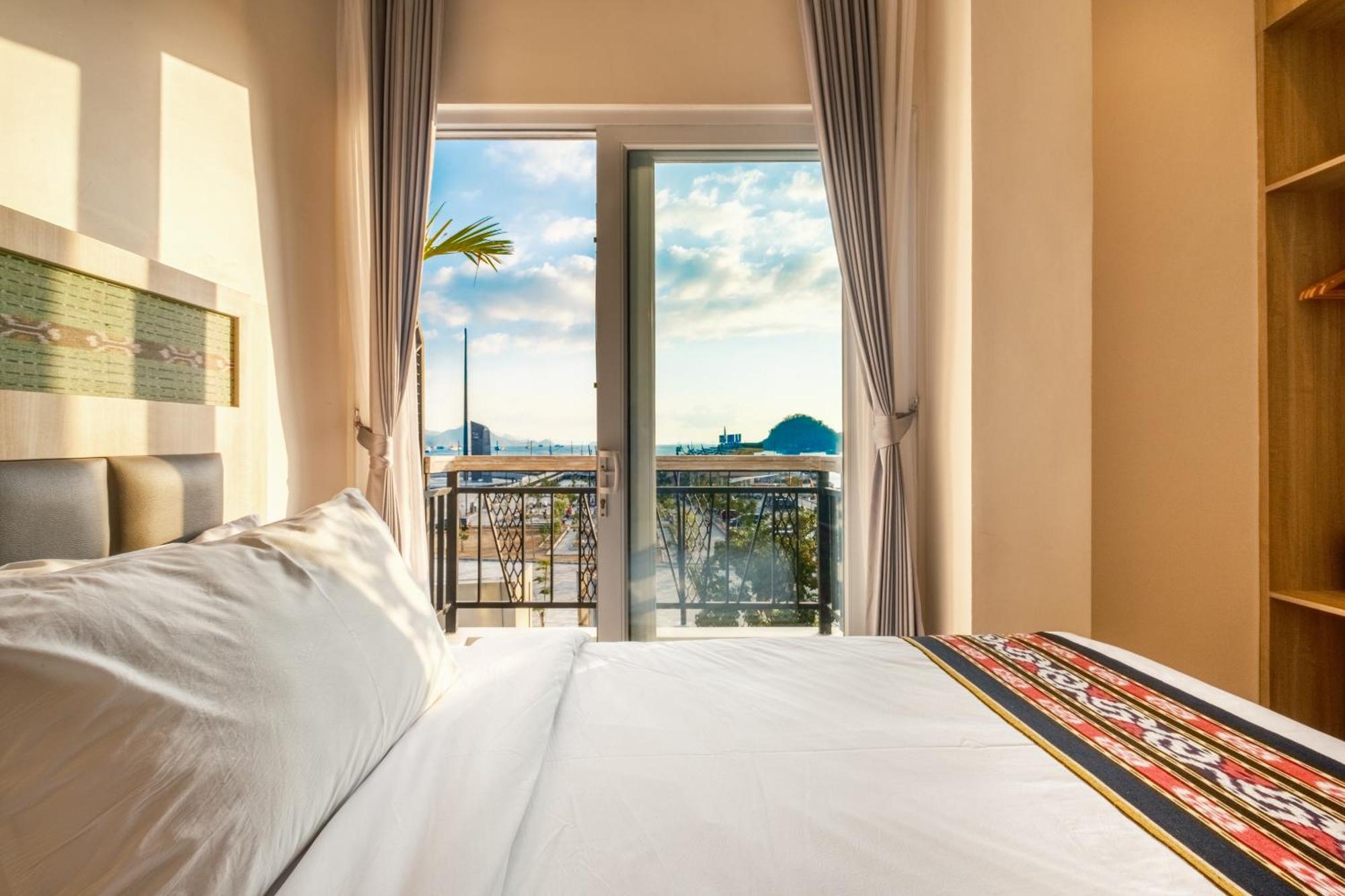 Dejavu 2.0 Hotel Bajo Komodo Лабуан Баджо Екстериор снимка