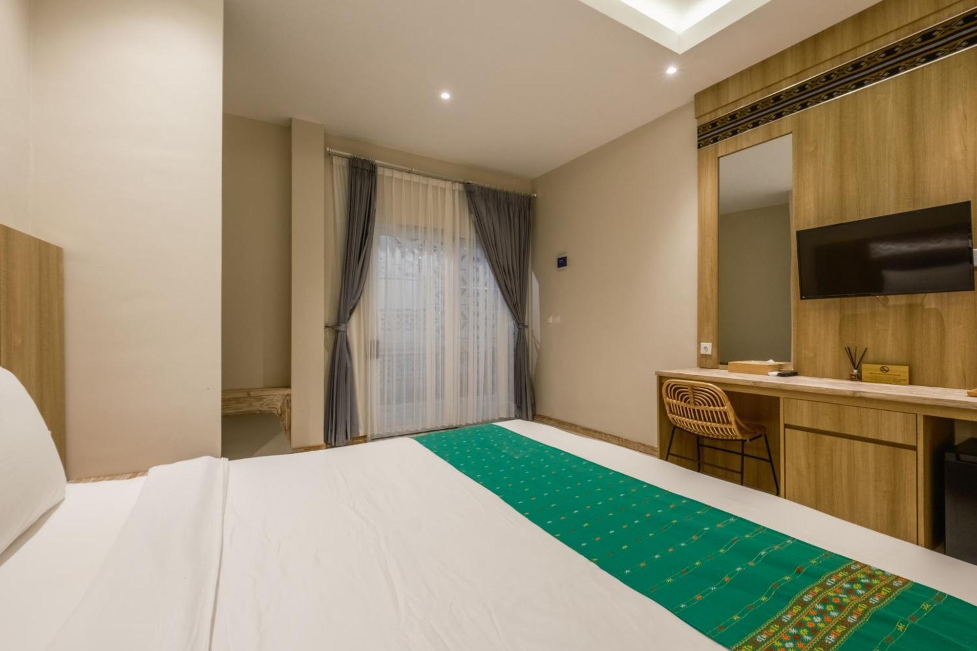 Dejavu 2.0 Hotel Bajo Komodo Лабуан Баджо Екстериор снимка