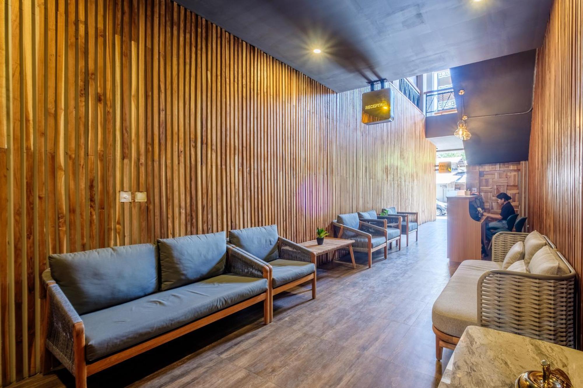 Dejavu 2.0 Hotel Bajo Komodo Лабуан Баджо Екстериор снимка